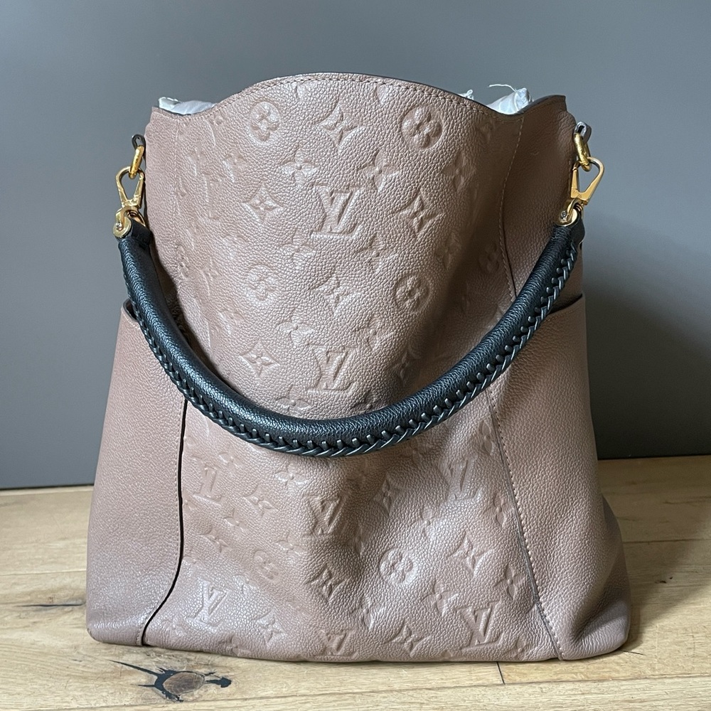 LOUIS VUITTON Bagettelle Hobo Bag